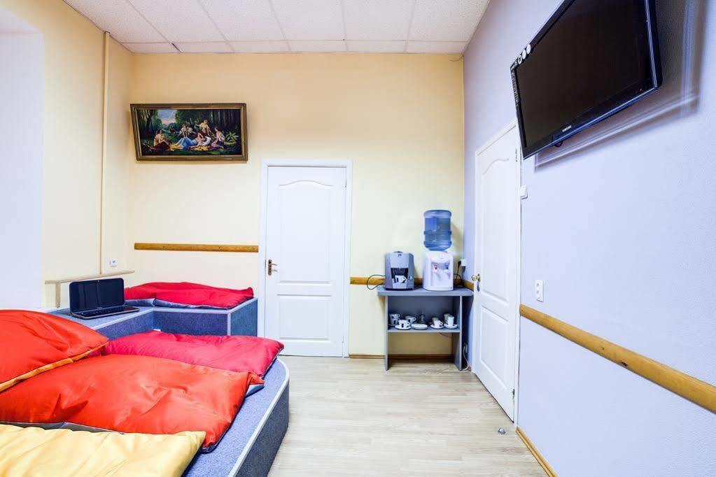 Night & Day Hostel Киев Экстерьер фото