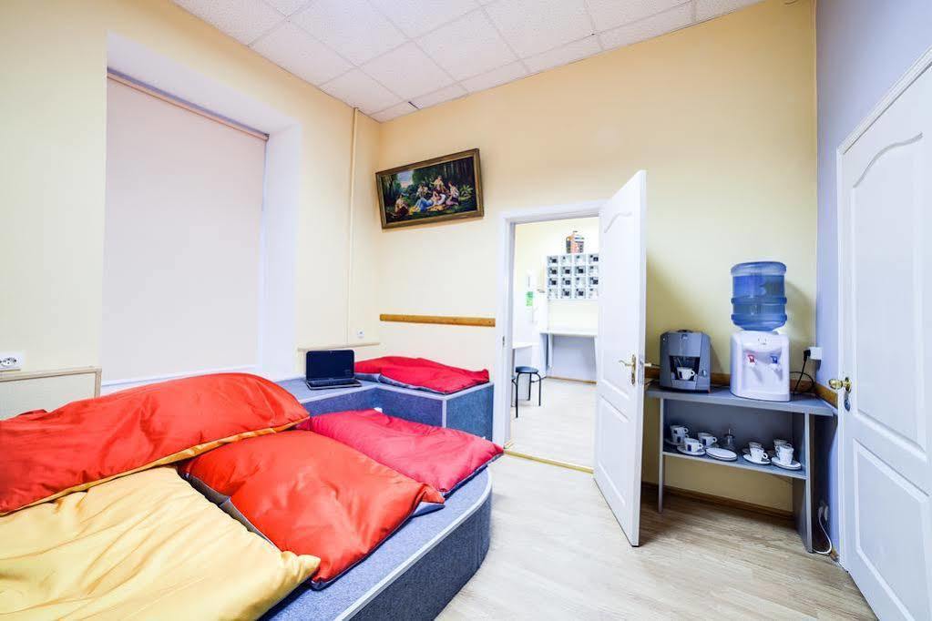 Night & Day Hostel Киев Экстерьер фото