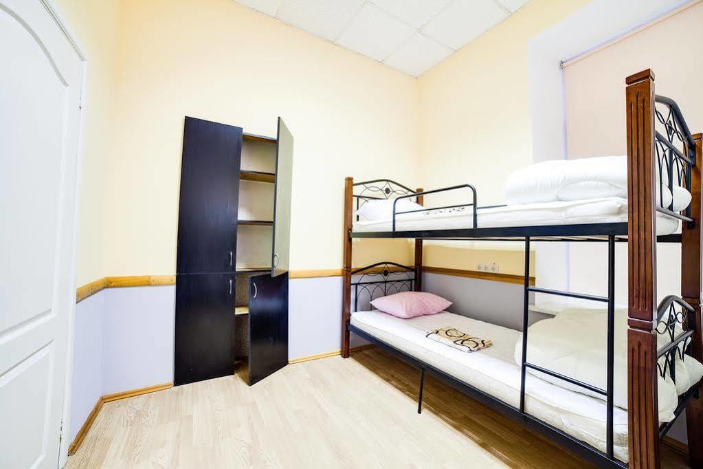 Night & Day Hostel Киев Экстерьер фото